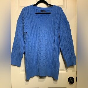 Oversized v neck cable knit sweater, blue, size small